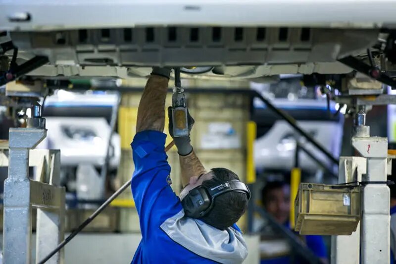 6278518.jpg,چرا خودروسازان ایران مونتاژ کار شدند؟/ تولید هر خودرو ۲۰۰۰ دلار ارز میبلعد,اتوکالا Autokala