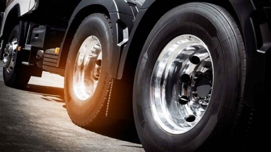 41694.jpg,بررسی ارزش خرید لاستیک کارکرده کامیون,اتوکالا Autokala