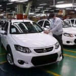 6343710.jpg,کف قیمت خودرو به ۷۰۰ میلیون رسید/ فرزانه: خودرو به‌طور میانگین ۳۵ درصد از نرخ دلار عقب مانده است,اتوکالا Autokala