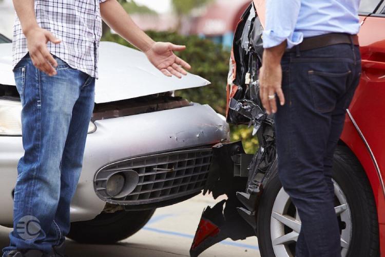 Carpricefalling main jpg,دیدگاهها برای افت قیمت ماشین در تصادف و نحوه گرفتن آن با محمد حامدیان,اتوکالا Autokala